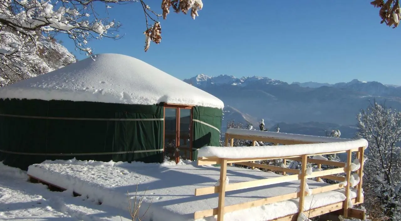 Luxury tent Domaine Du Rocher St-Loup Vif France