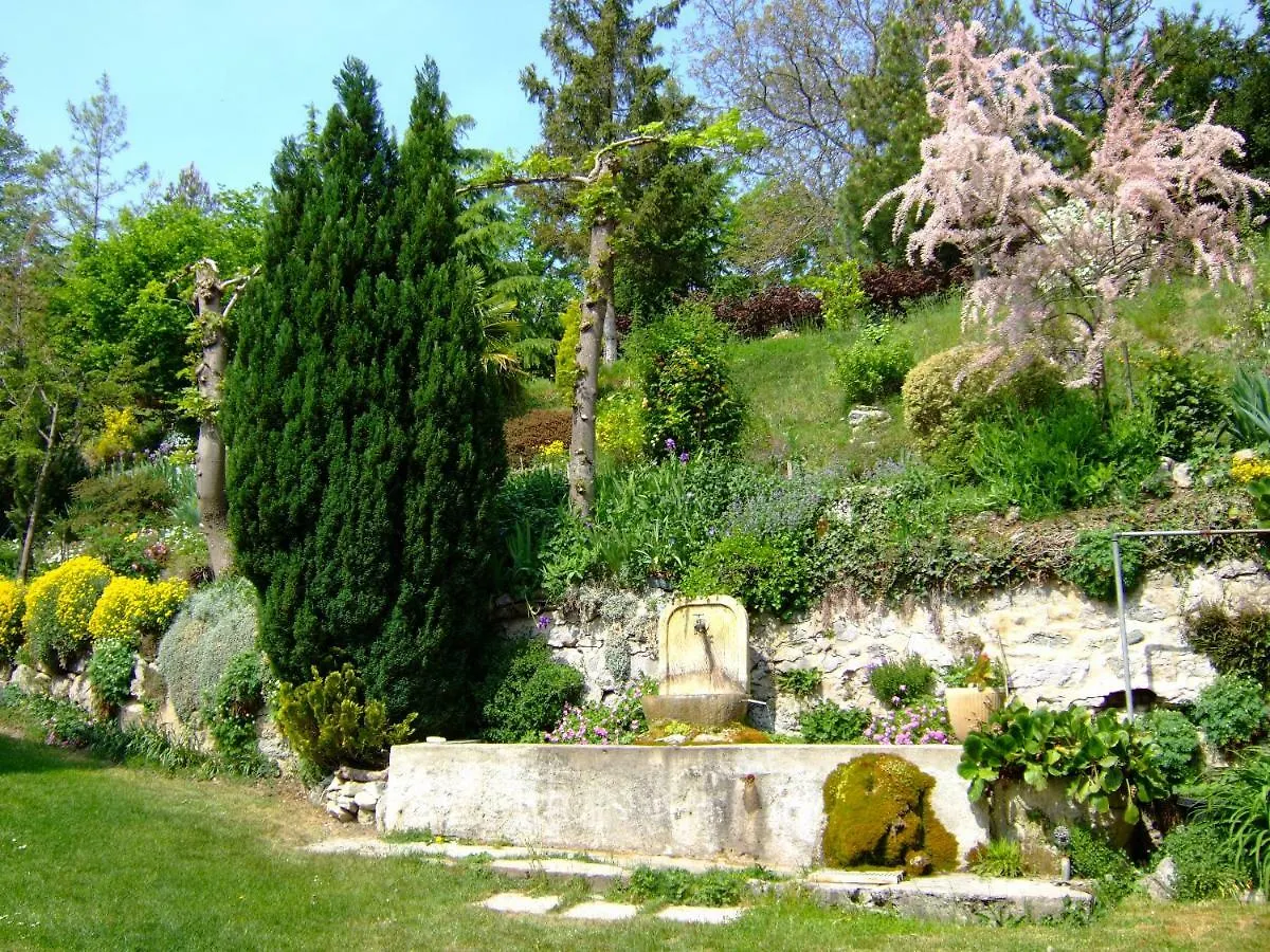 Domaine Du Rocher St-Loup Vif خيمة فخمة
